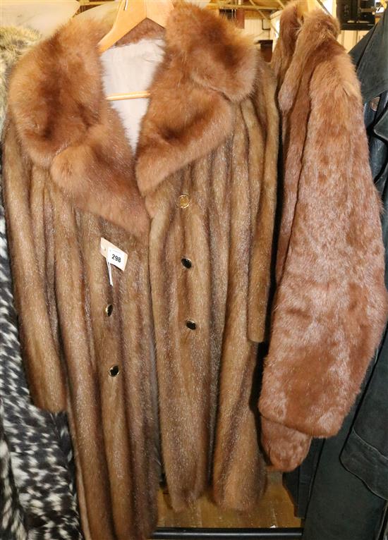 Fox collared mink and squirrel jacket(-)